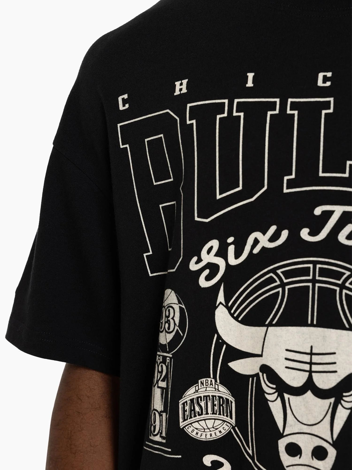Chicago Bulls 6 Time Tee - Image 4