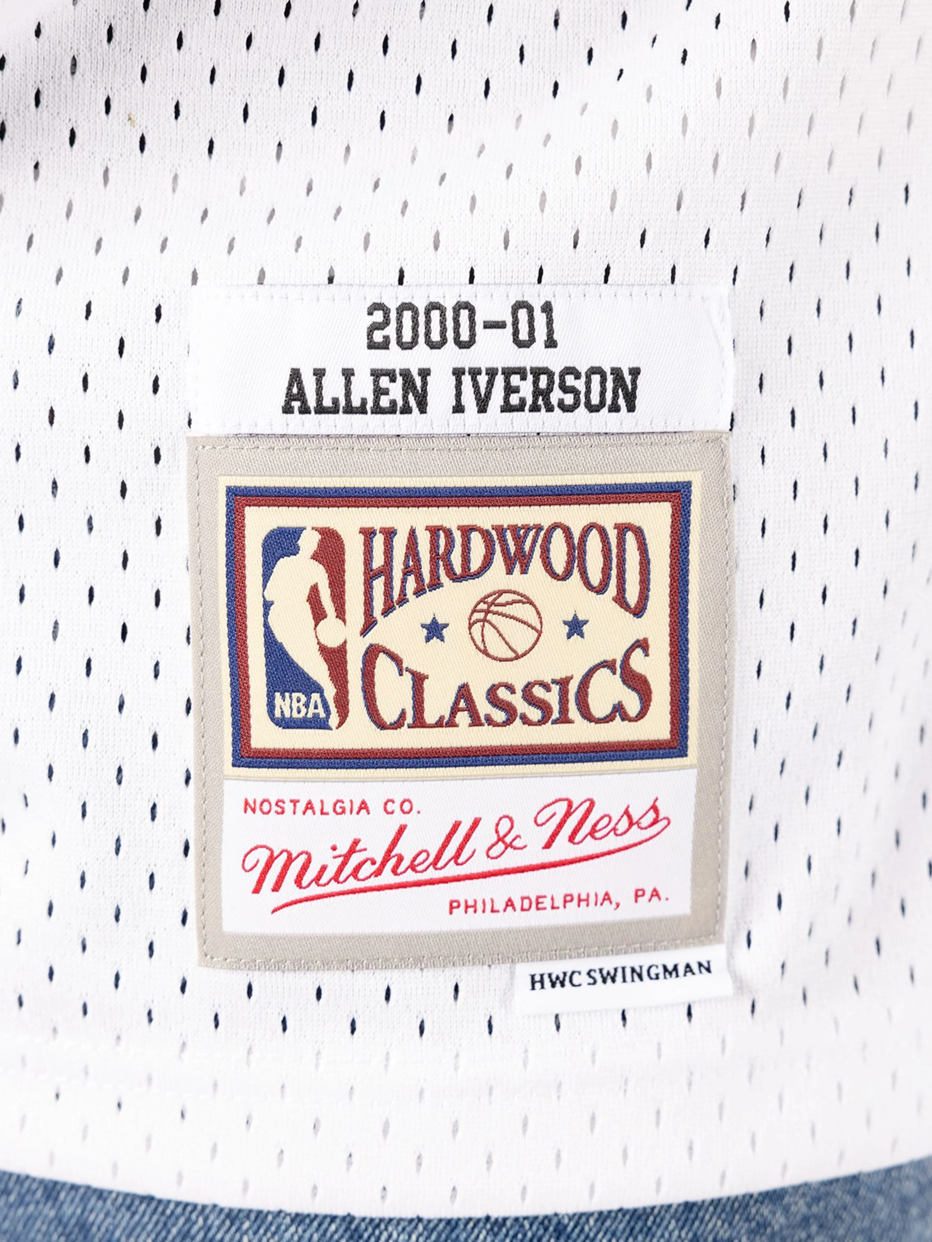 Allen Iverson 2000-01 Philadelphia 76ers Home Swingman Jersey - Image 4