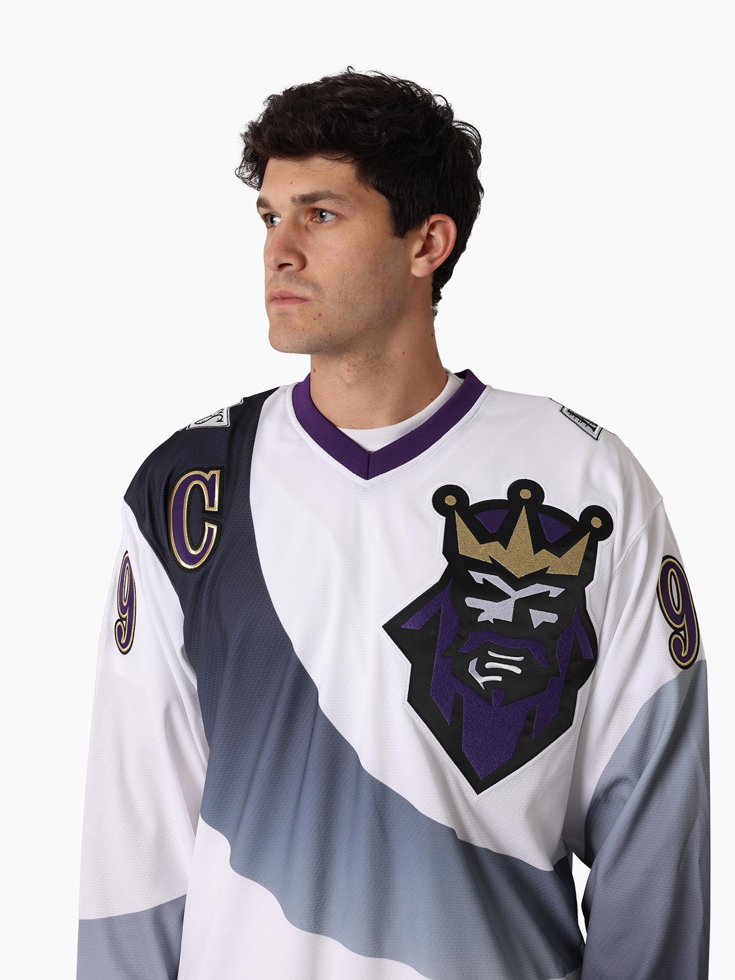 Wayne Gretzky 1995-96 Los Angeles Kings Alternate Hockey Jersey - Image 4