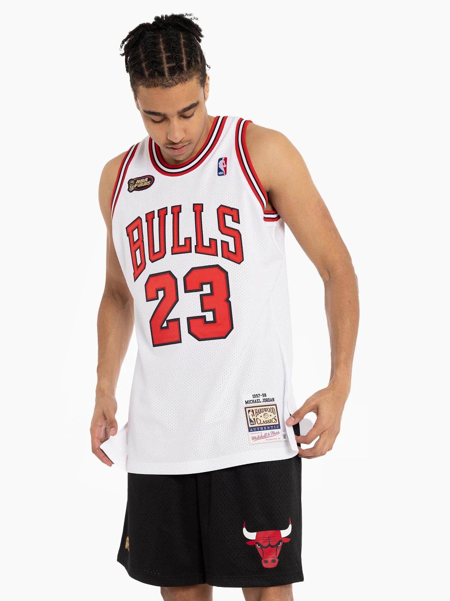Michael Jordan 1997-98 Chicago Bulls Finals Home Authentic Jersey - Image 3