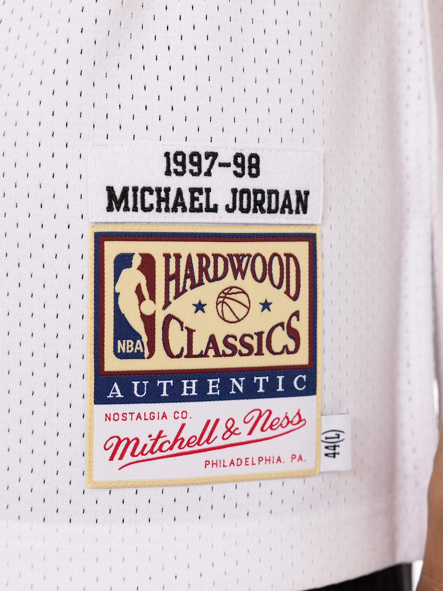 Michael Jordan 1997-98 Chicago Bulls Finals Home Authentic Jersey - Image 4