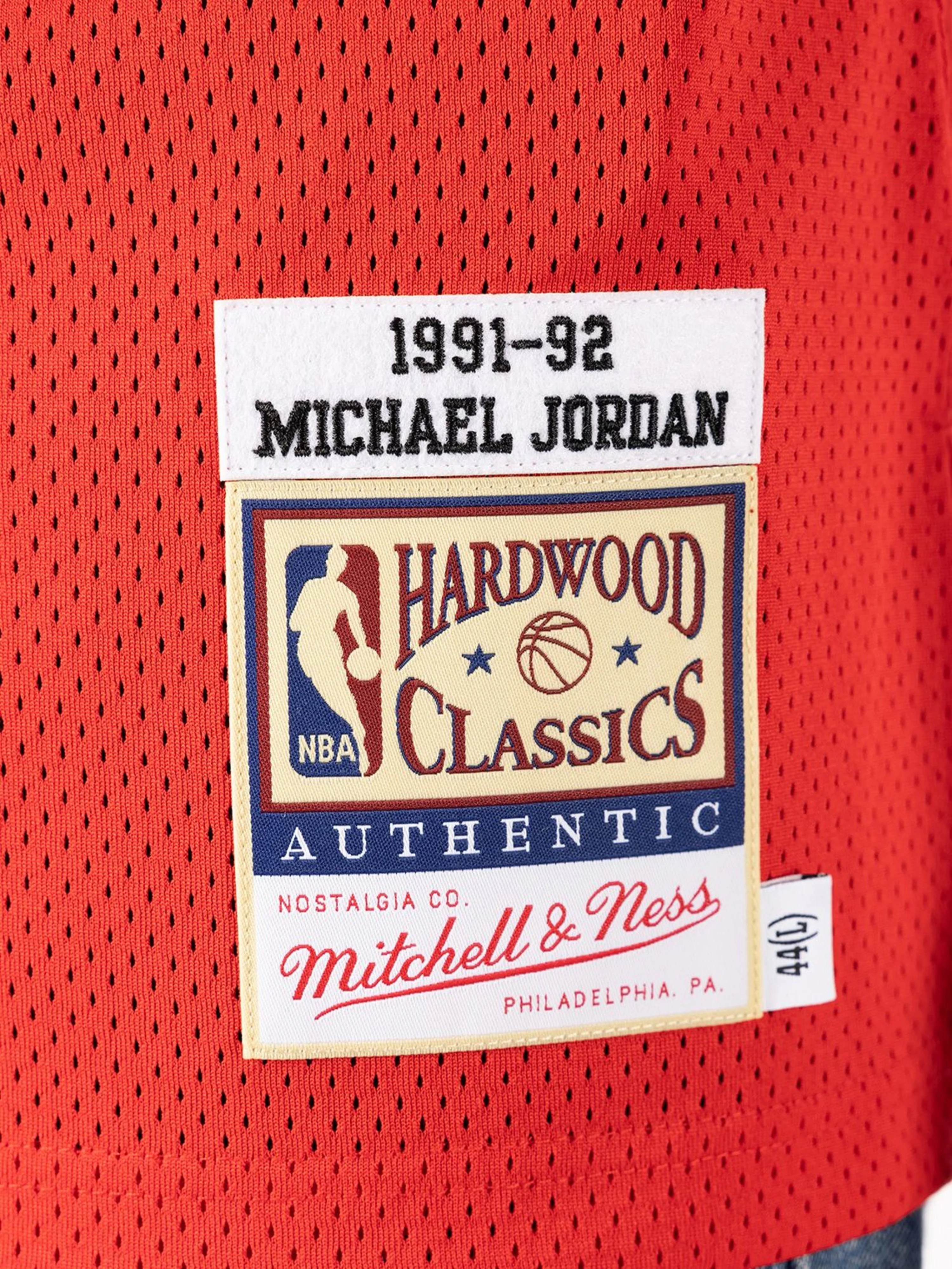 Michael Jordan 1991-92 Chicago Bulls Road Authentic Jersey - Image 4