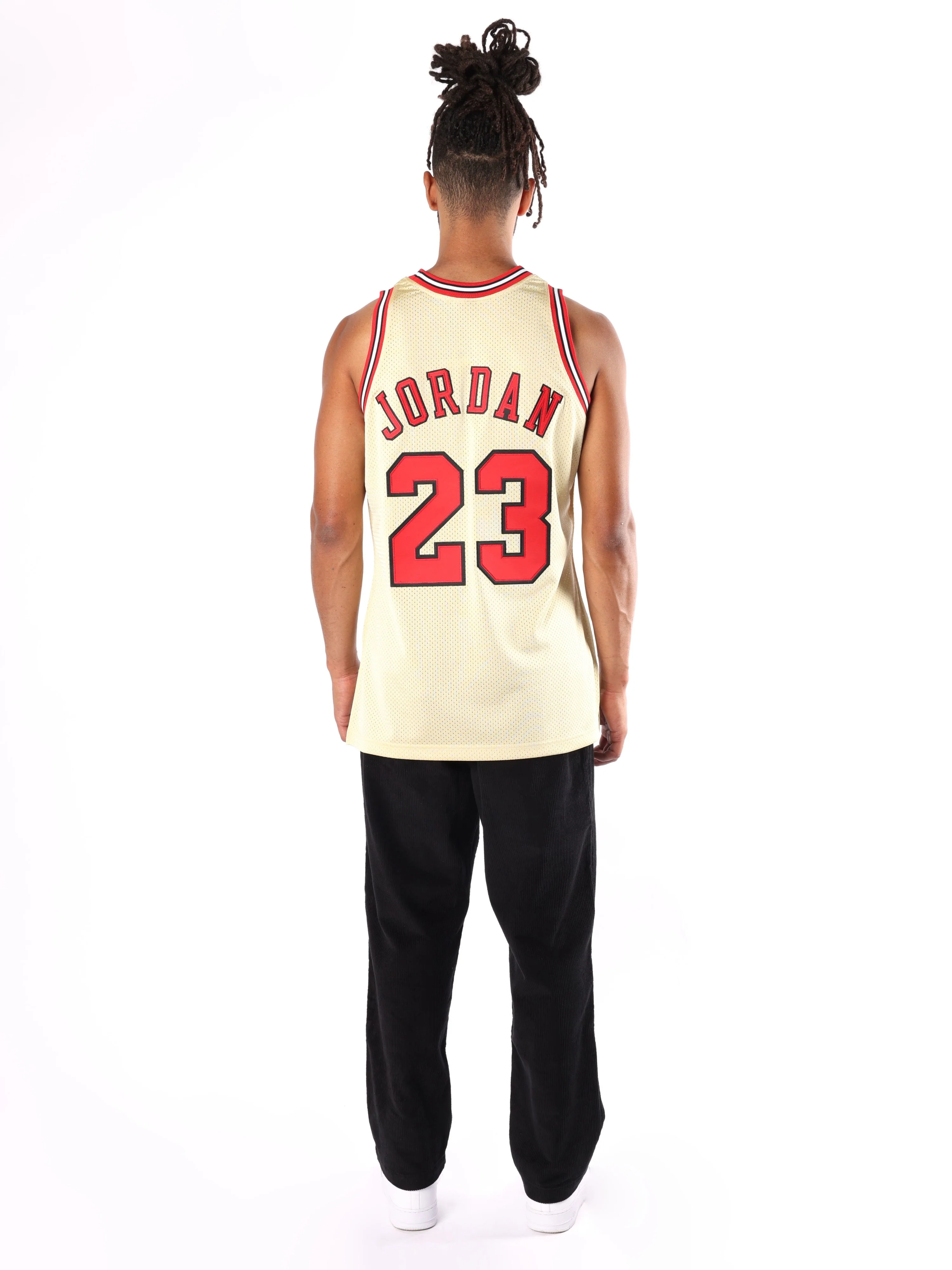 Michael Jordan 1995-96 Chicago Bulls Alternate Authentic Jersey - Image 2