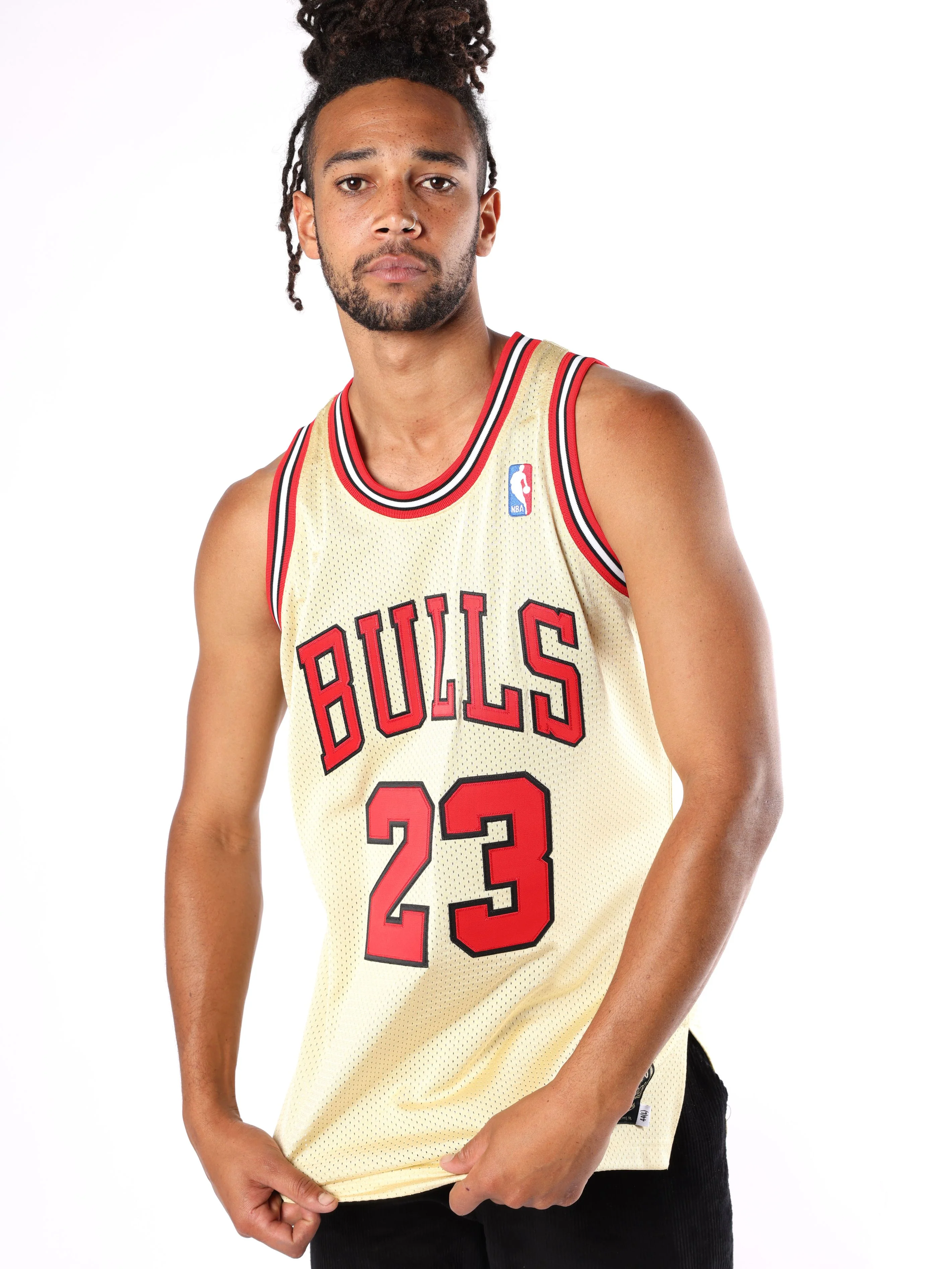 Michael Jordan 1995-96 Chicago Bulls Alternate Authentic Jersey - Image 3