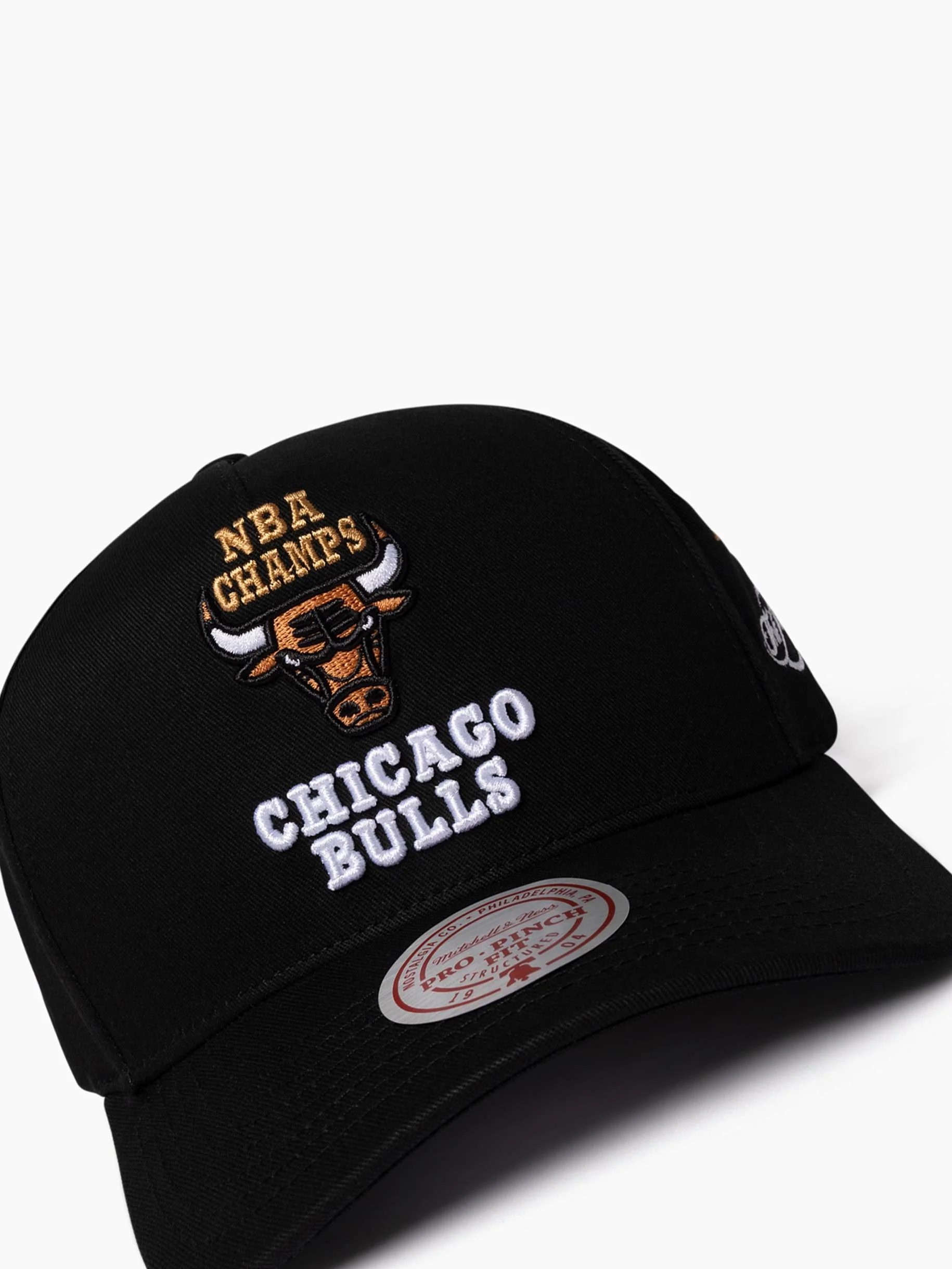 Chicago Bulls Back To Back Pro Pinch Snapback - Image 4