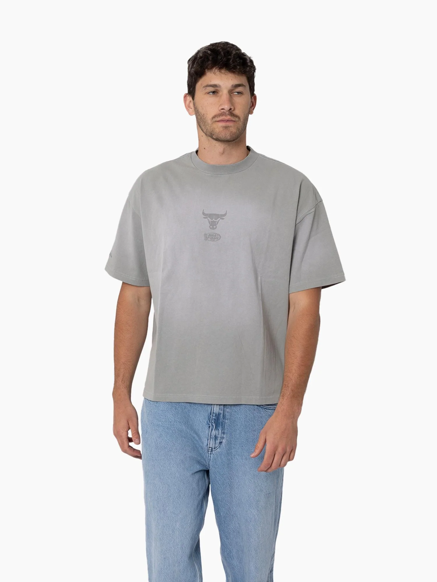 Chicago Bulls Big Oversized Logo Tee - Image 3