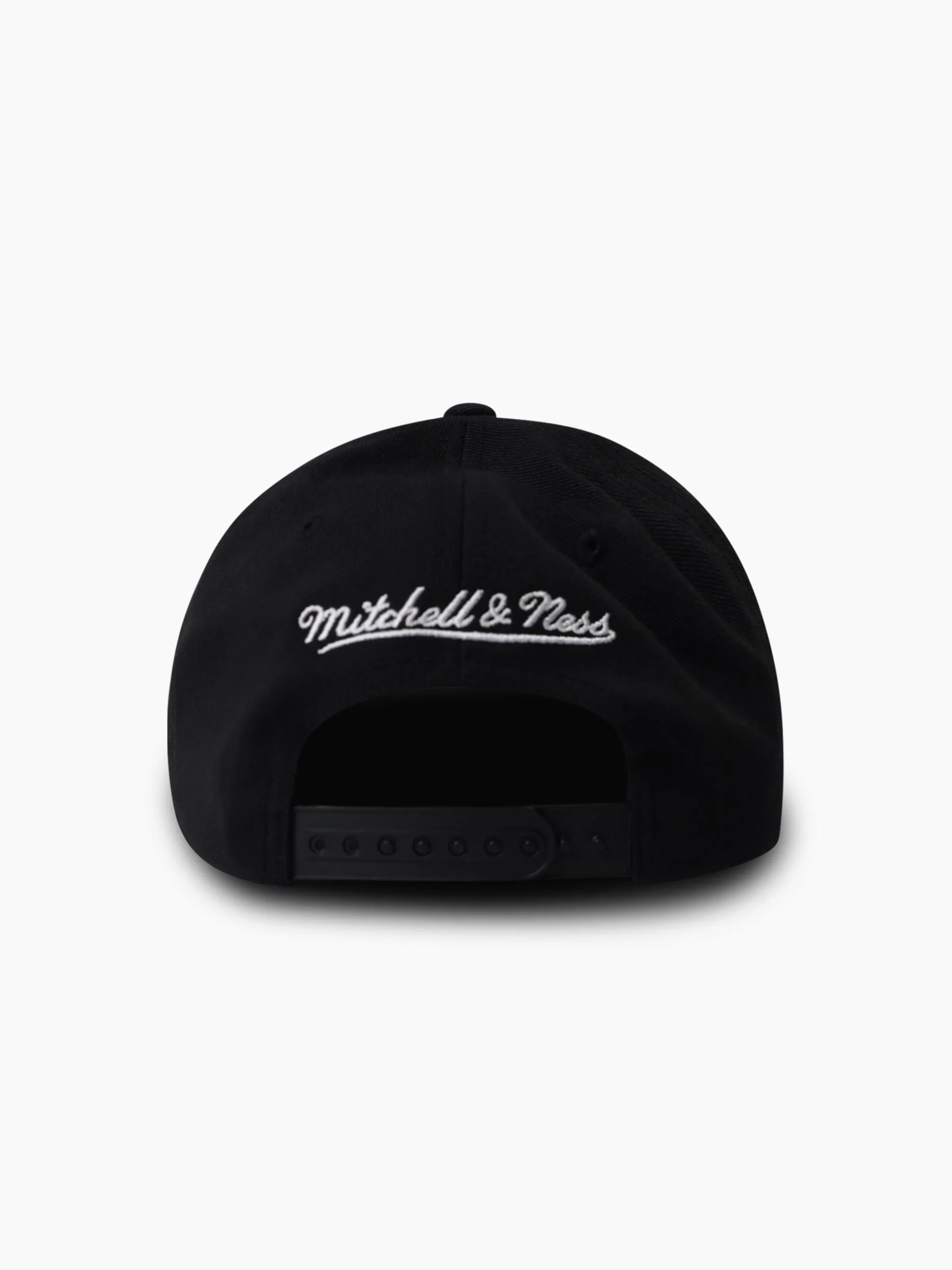 Milwaukee Bucks Black & White Flex 110 Snapback - Image 4