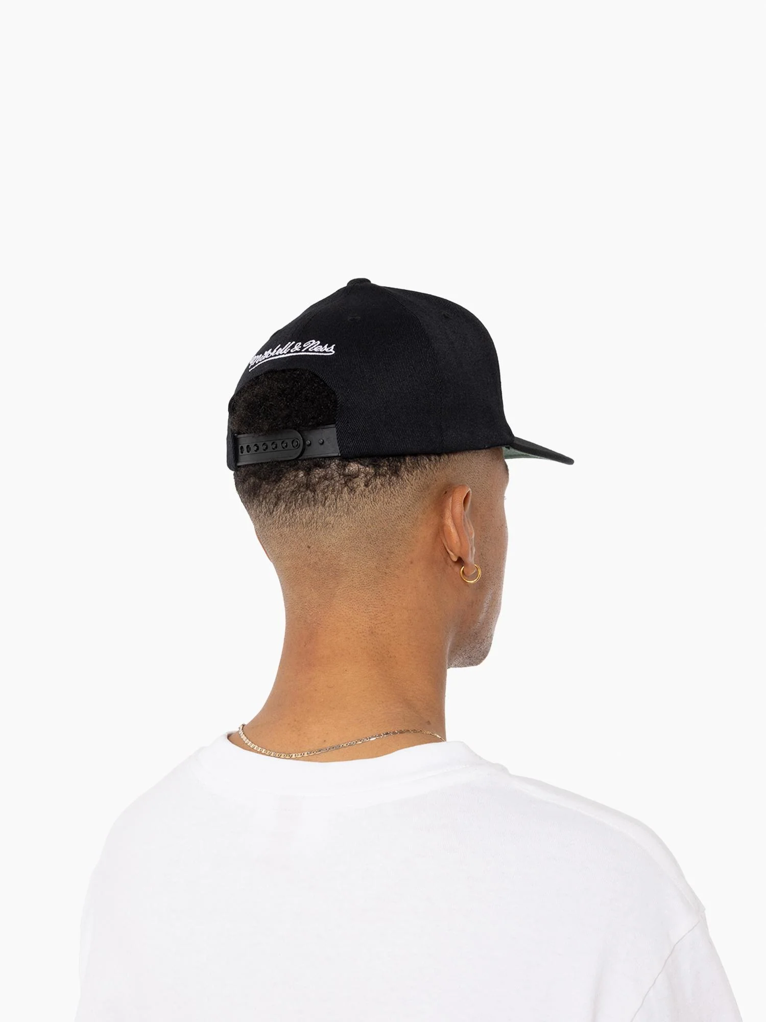 Milwaukee Bucks Black Team Logo Pro Pinch Snapback - Image 3