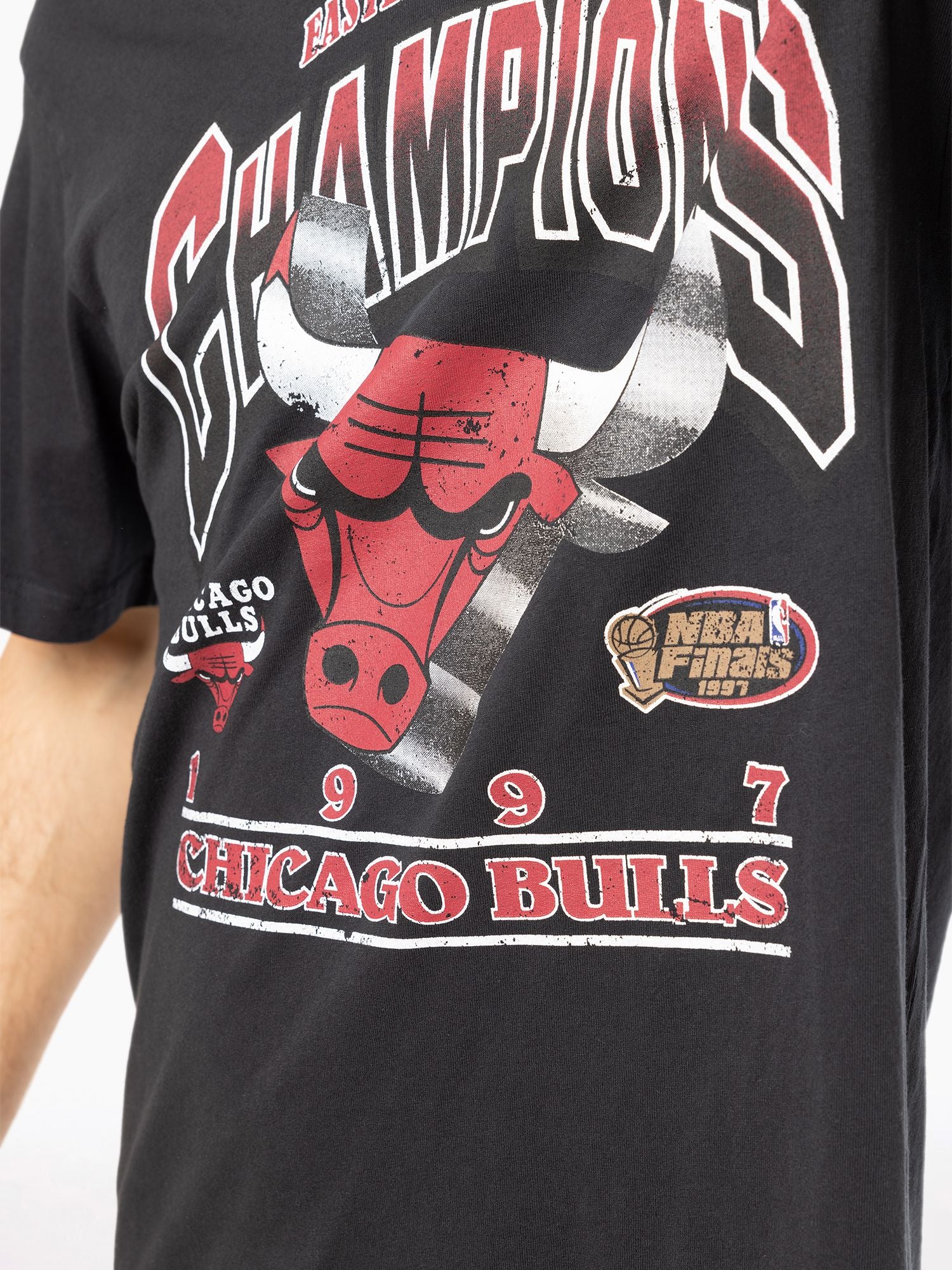 Chicago Bulls Bevelled Tee - Image 4