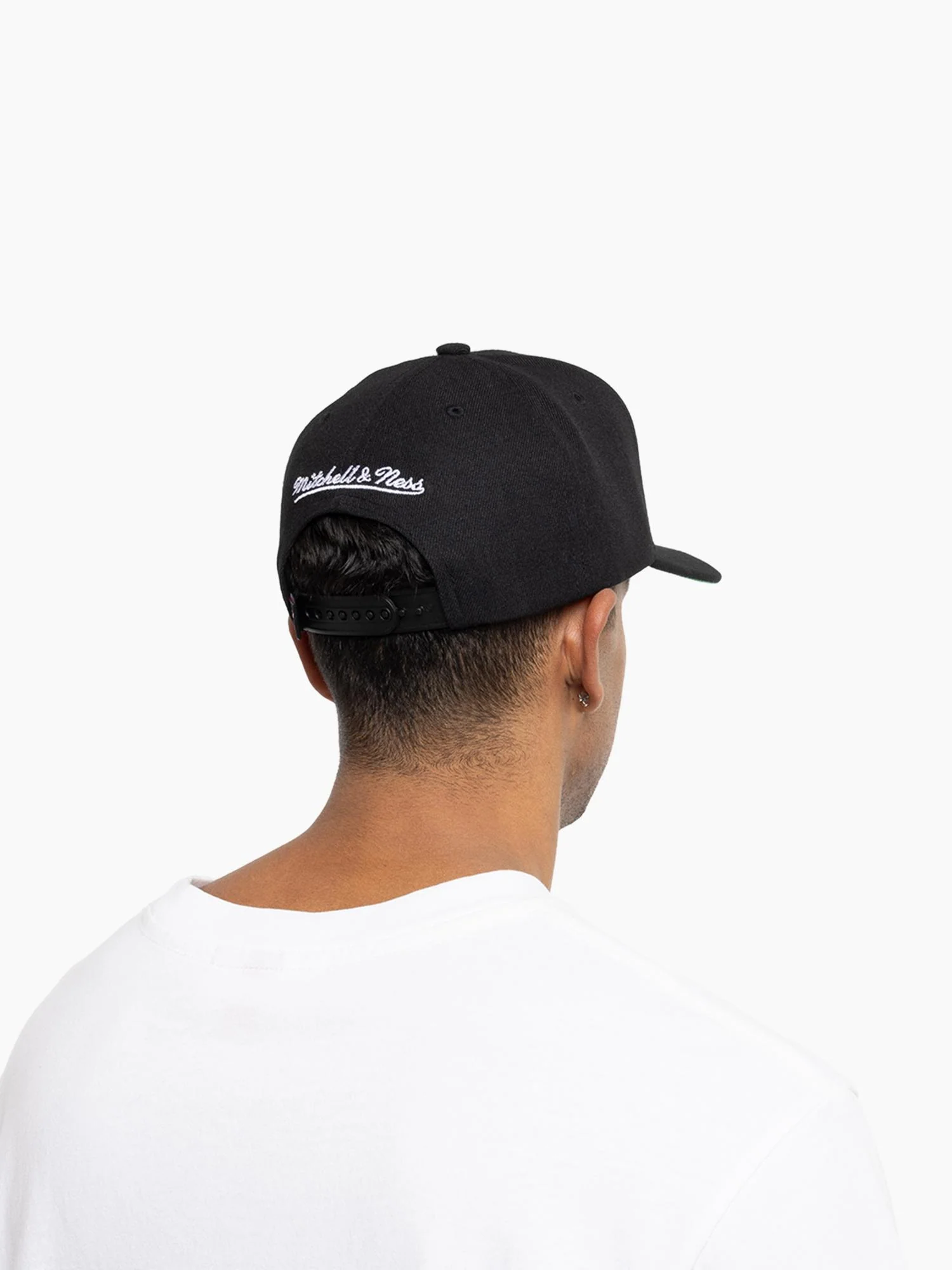 Chicago Bulls Neon Logo Pro Crown Snapback - Image 3