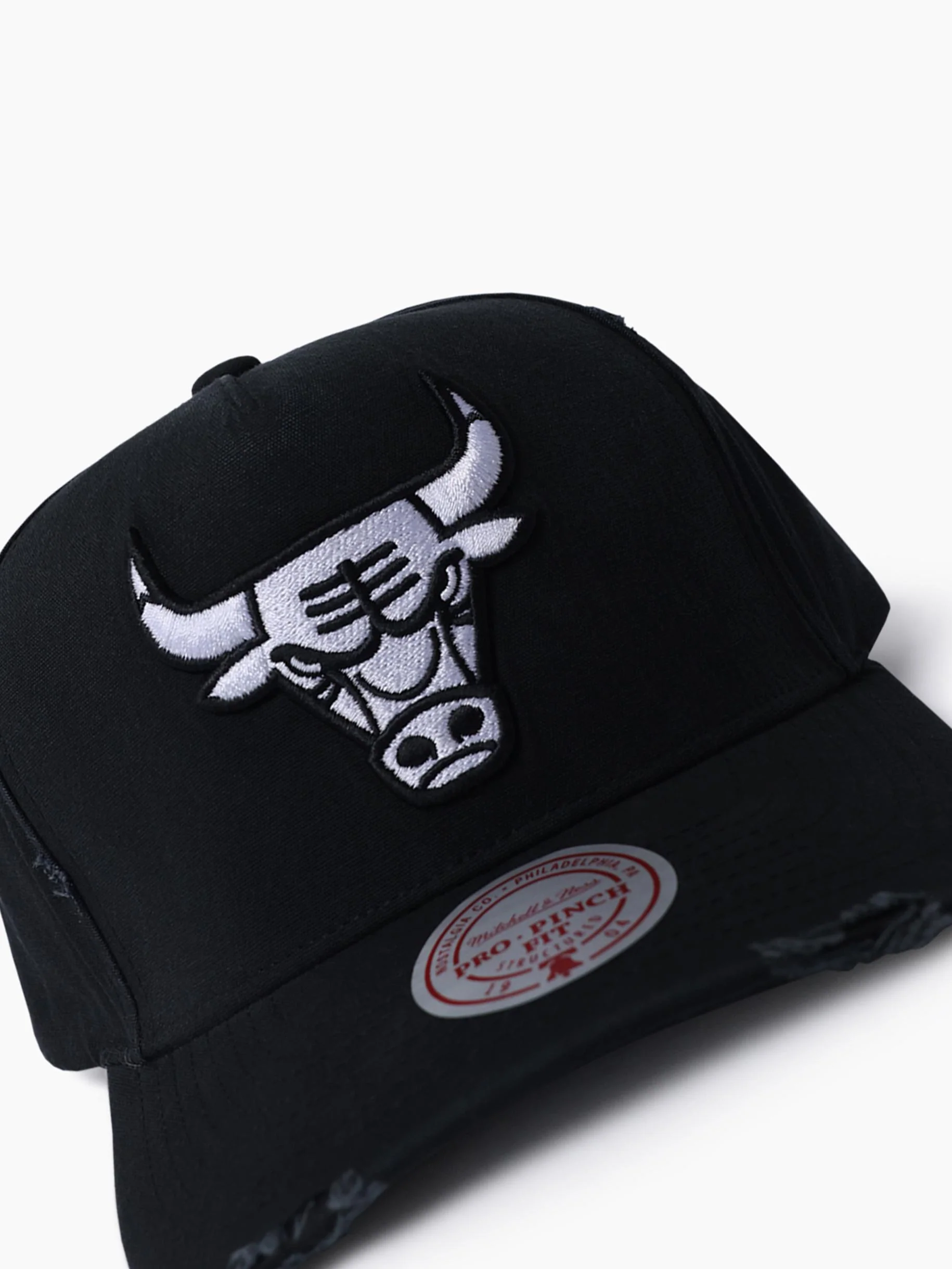 Chicago Bulls Damaged Pro Pinch Snapback - Image 2