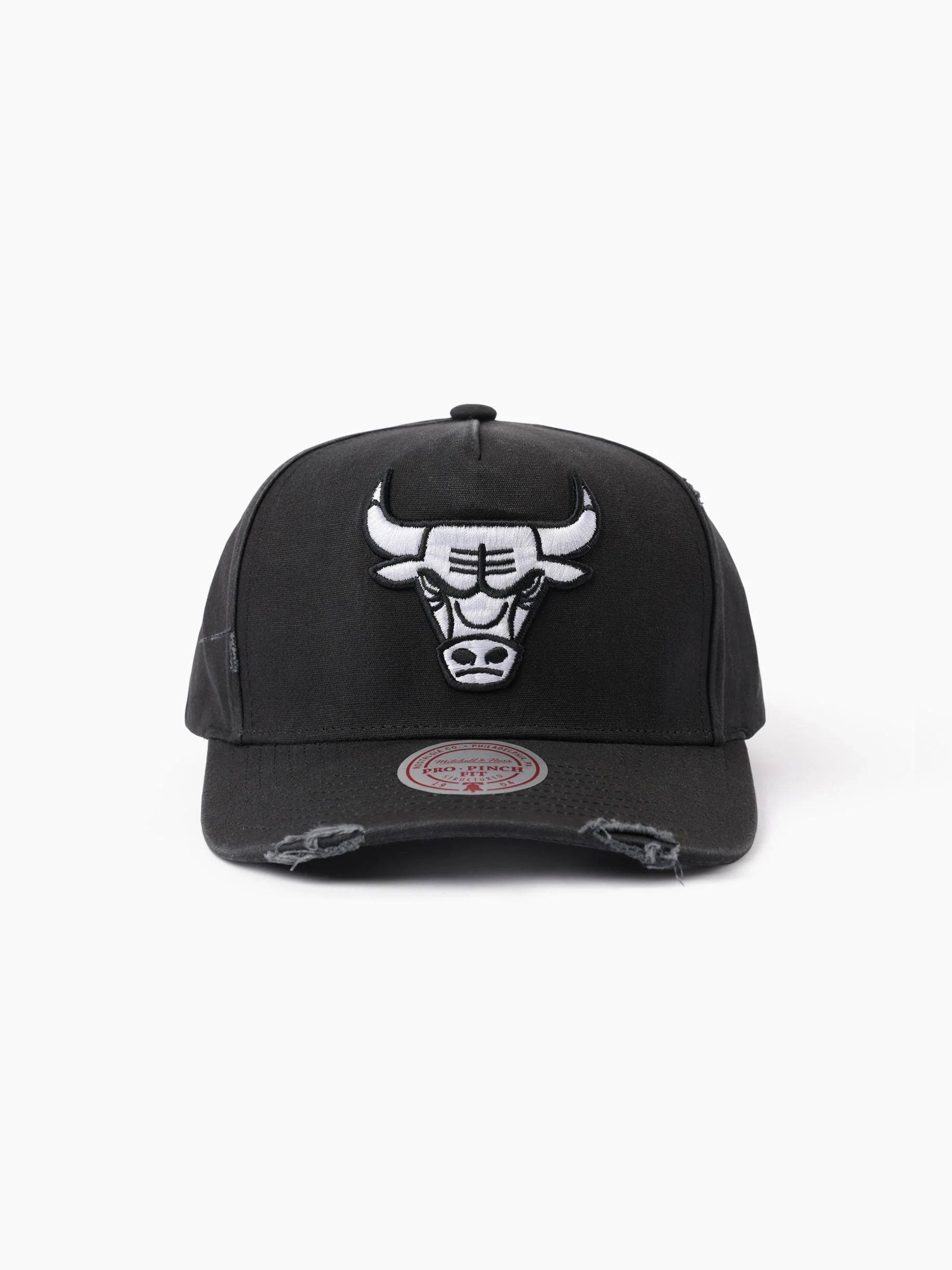 Chicago Bulls Damaged Pro Pinch Snapback