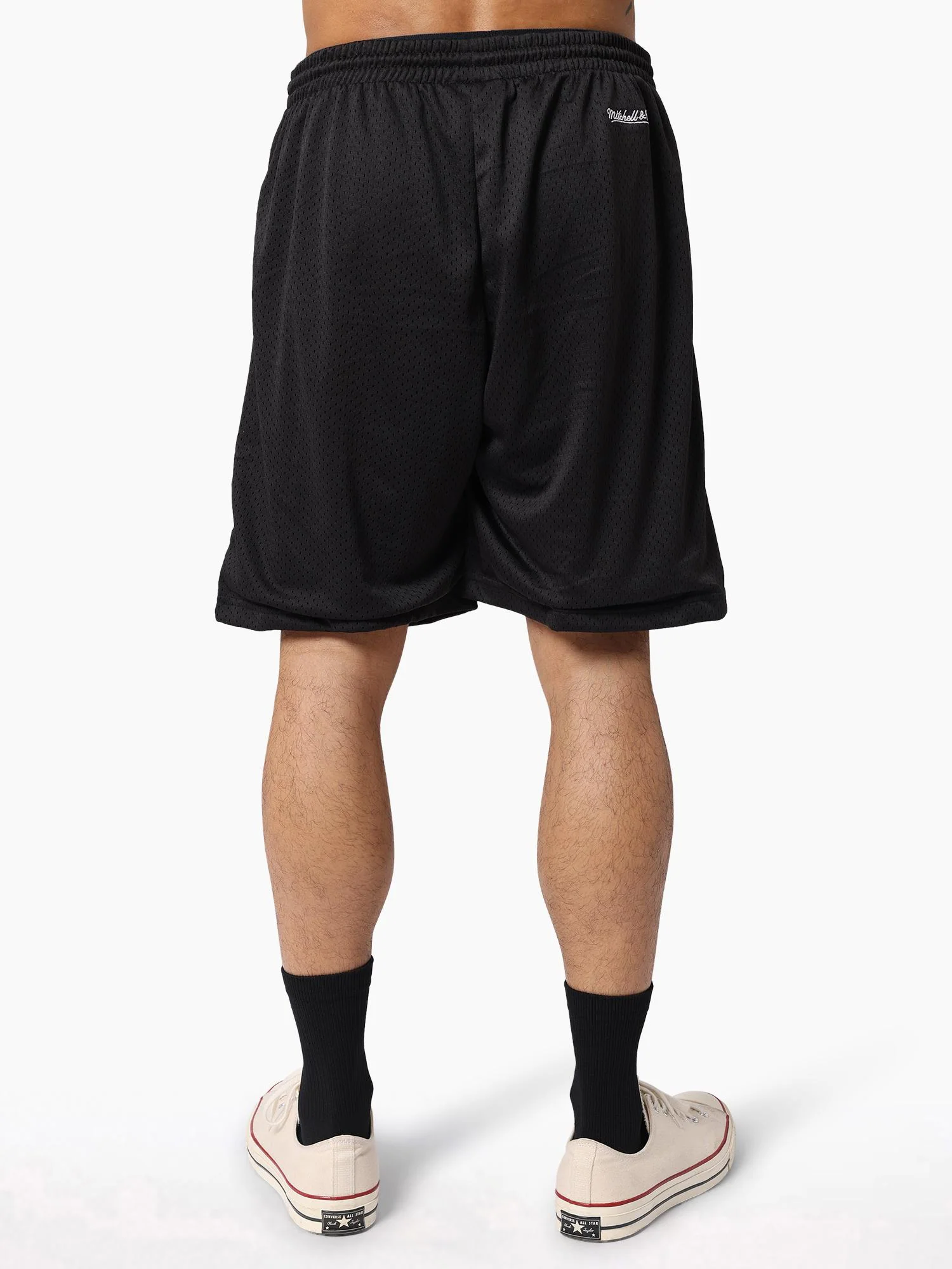 Chicago Bulls Golden Mesh Shorts - Image 4