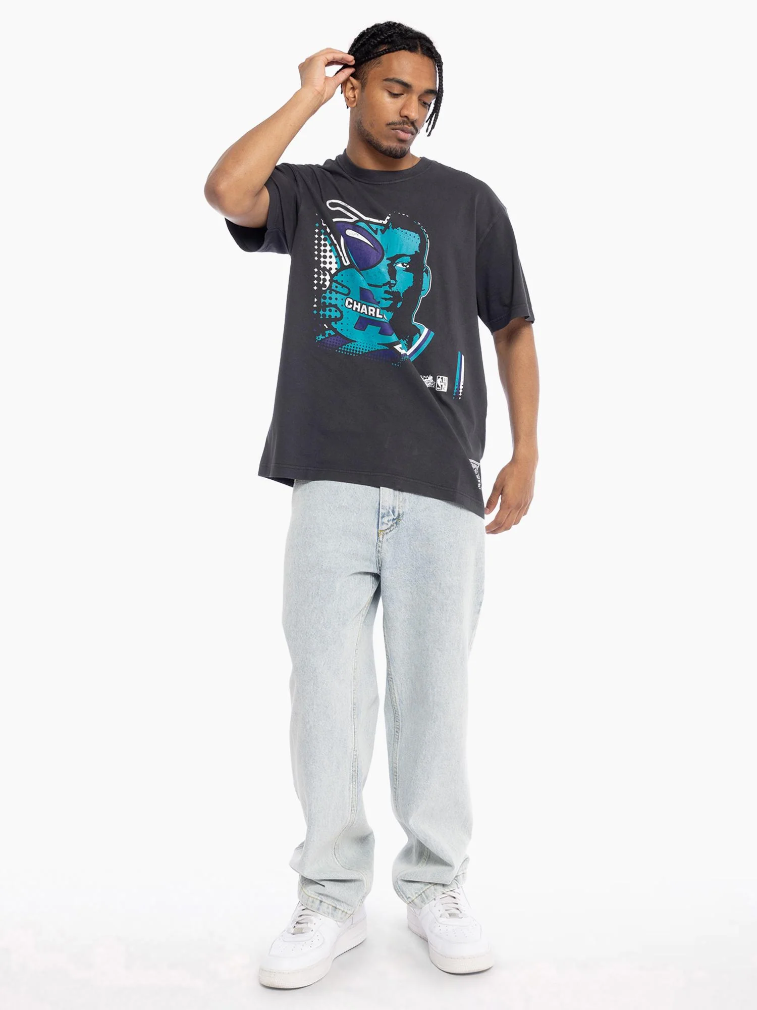 Larry Johnson Charlotte Hornets Face Off Tee - Image 3