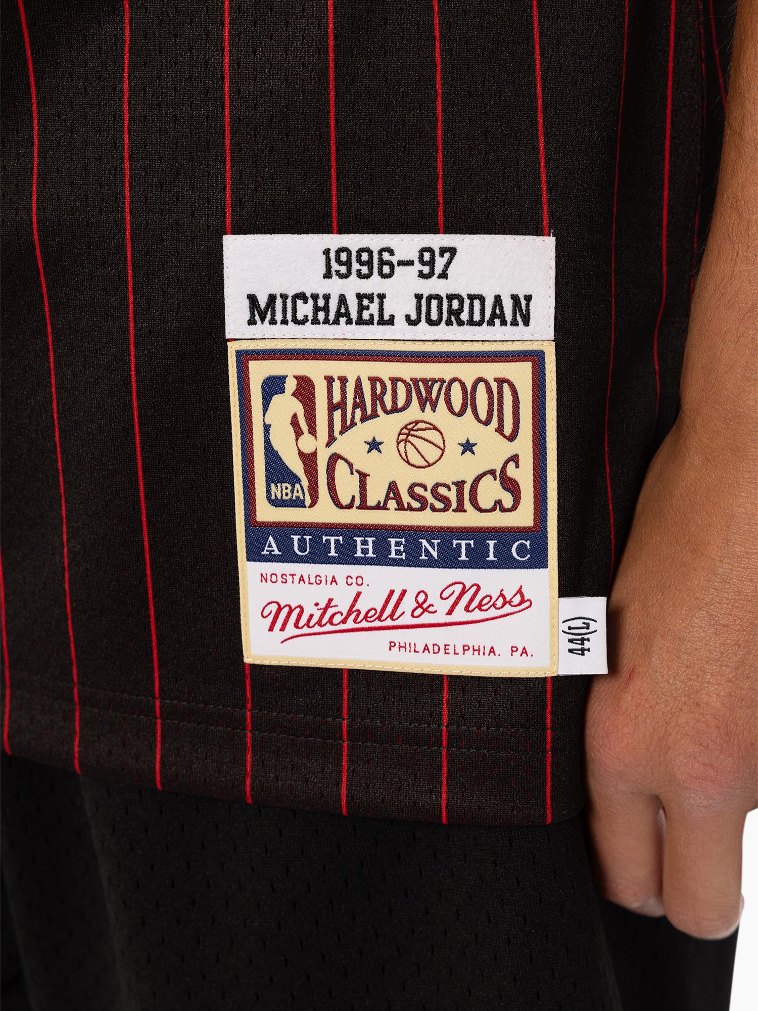 Michael Jordan 1996-97 Chicago Bulls Authentic Jersey - Image 4