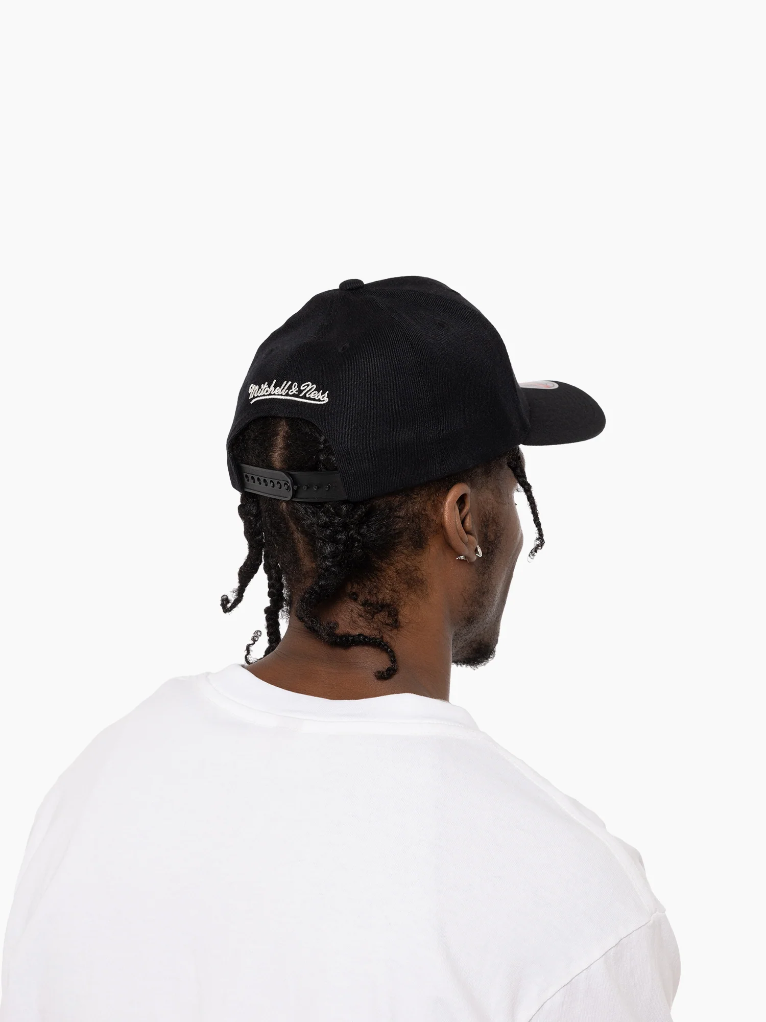 L.A Lakers NBA Circle Classic Red Snapback - Image 3