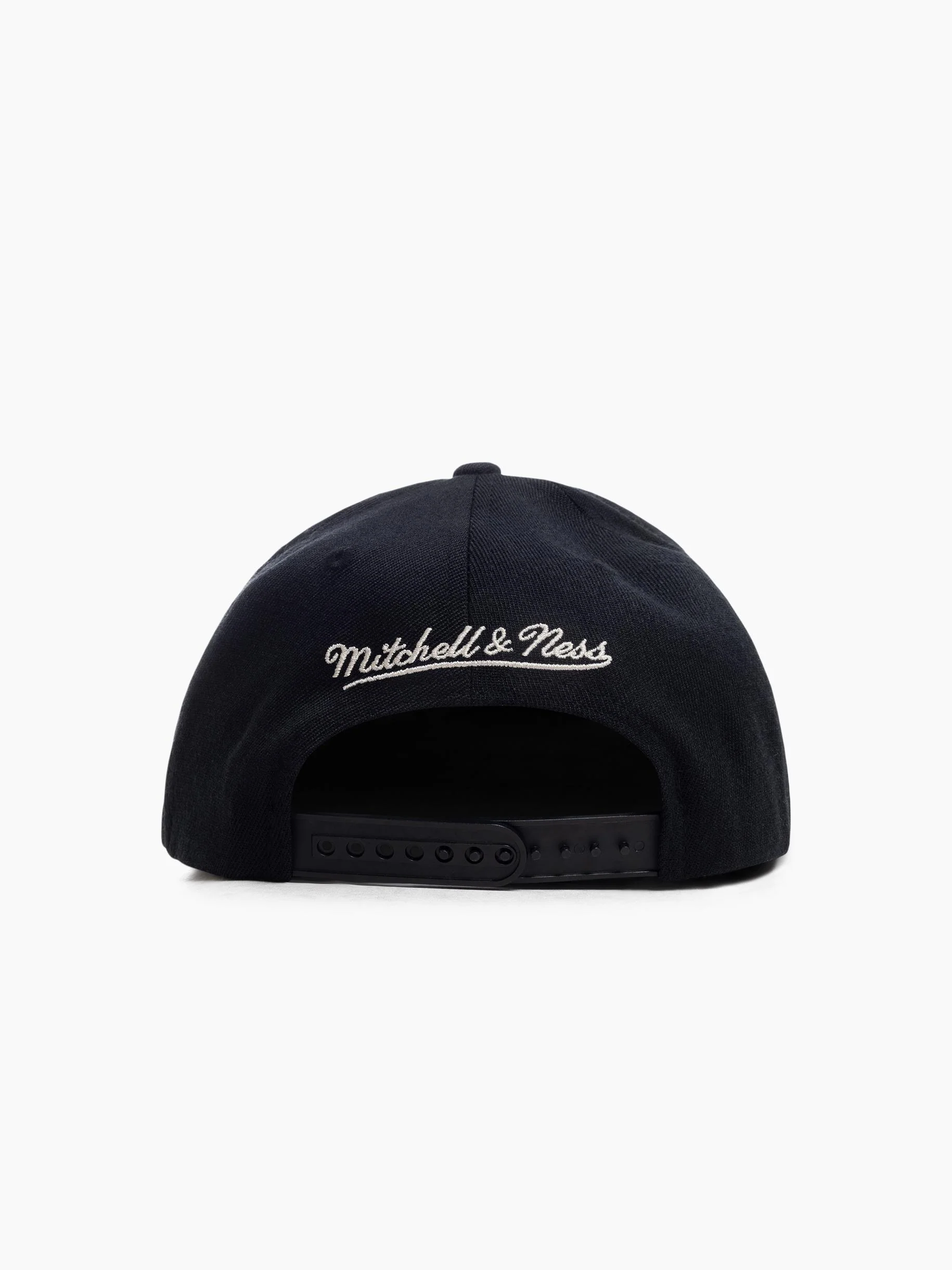 L.A Lakers NBA Circle Classic Red Snapback - Image 5