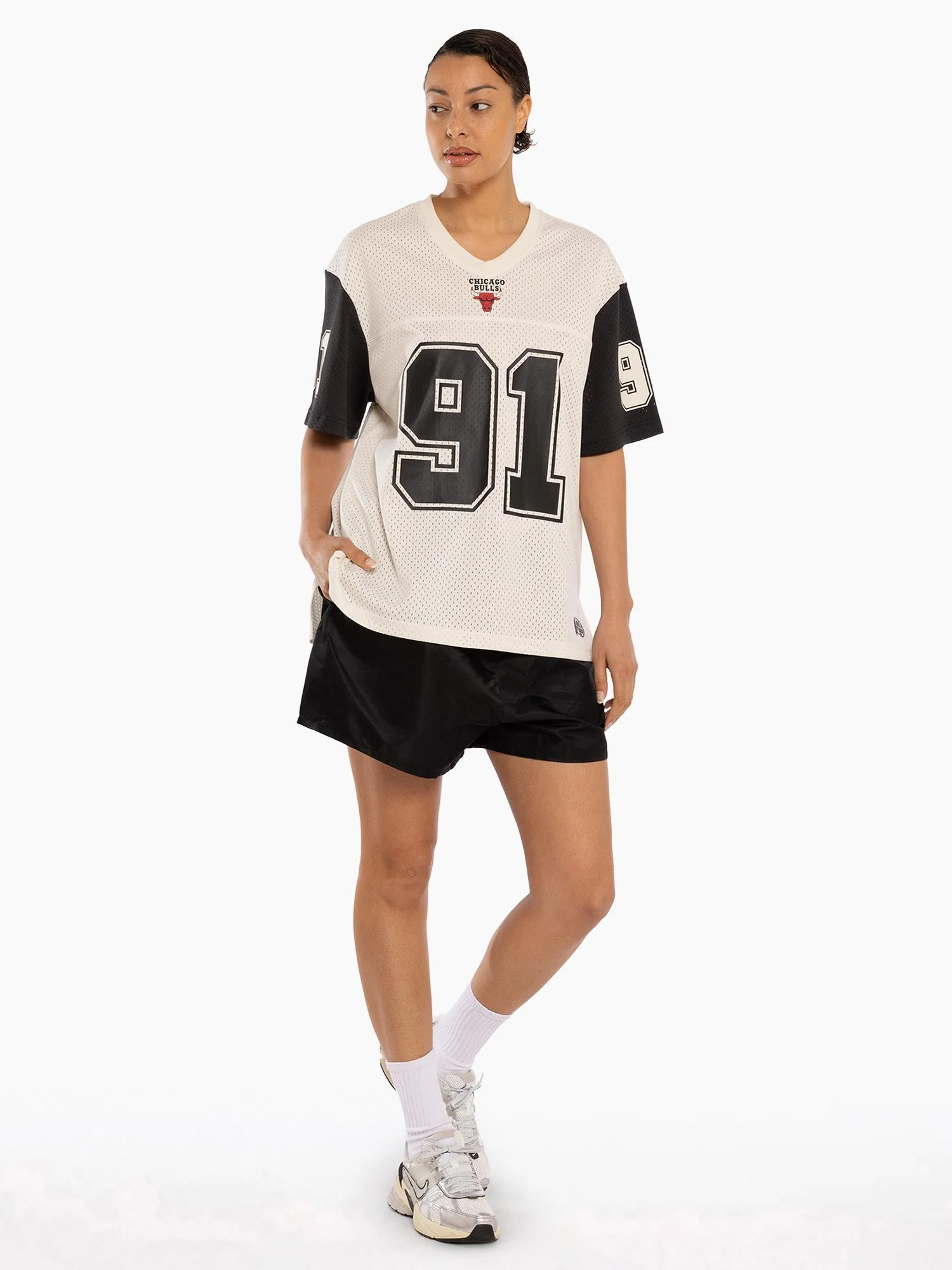 Women's Chicago Bulls Oversized Jersey - Image 3
