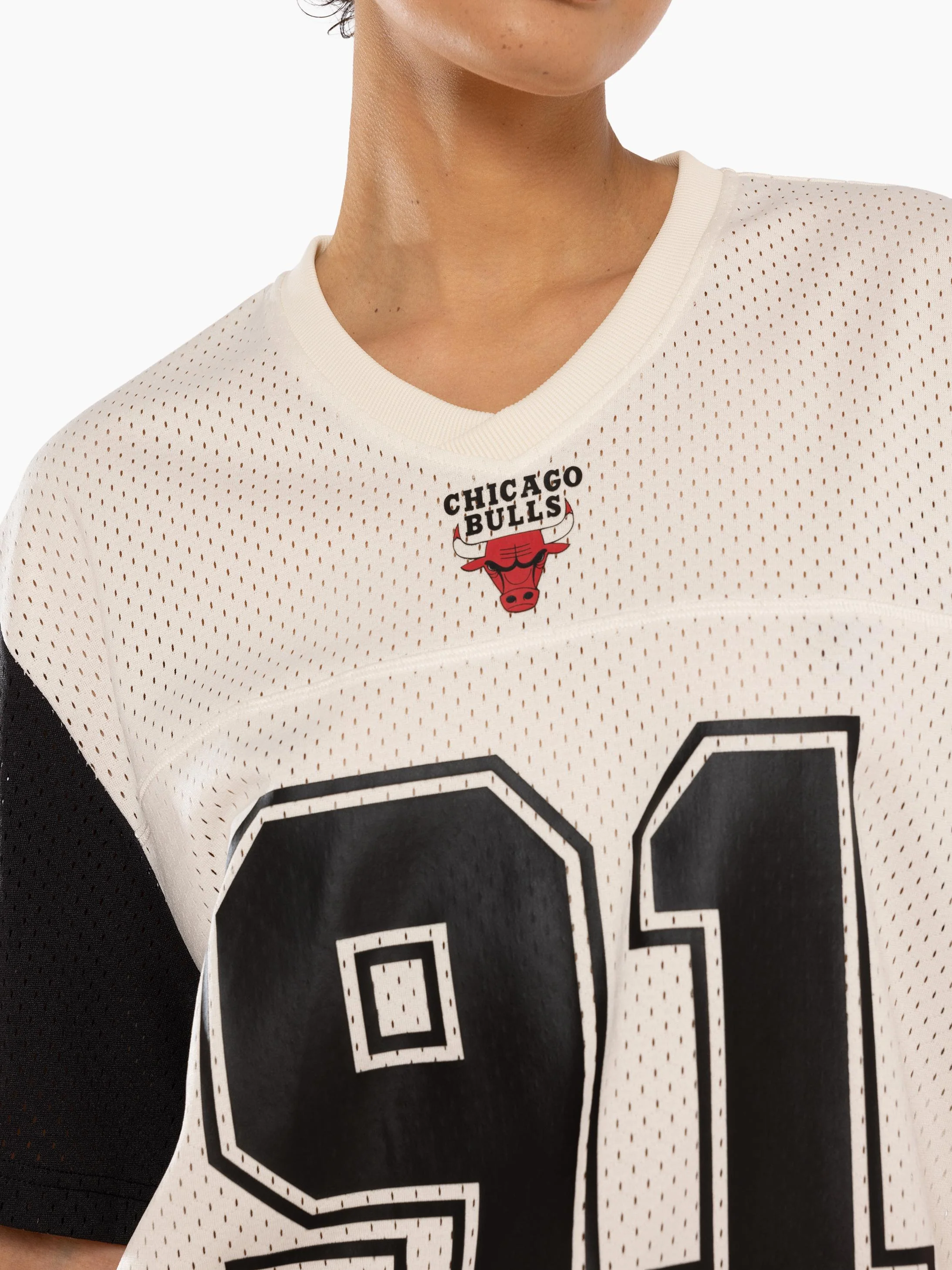 Women's Chicago Bulls Oversized Jersey - Image 4