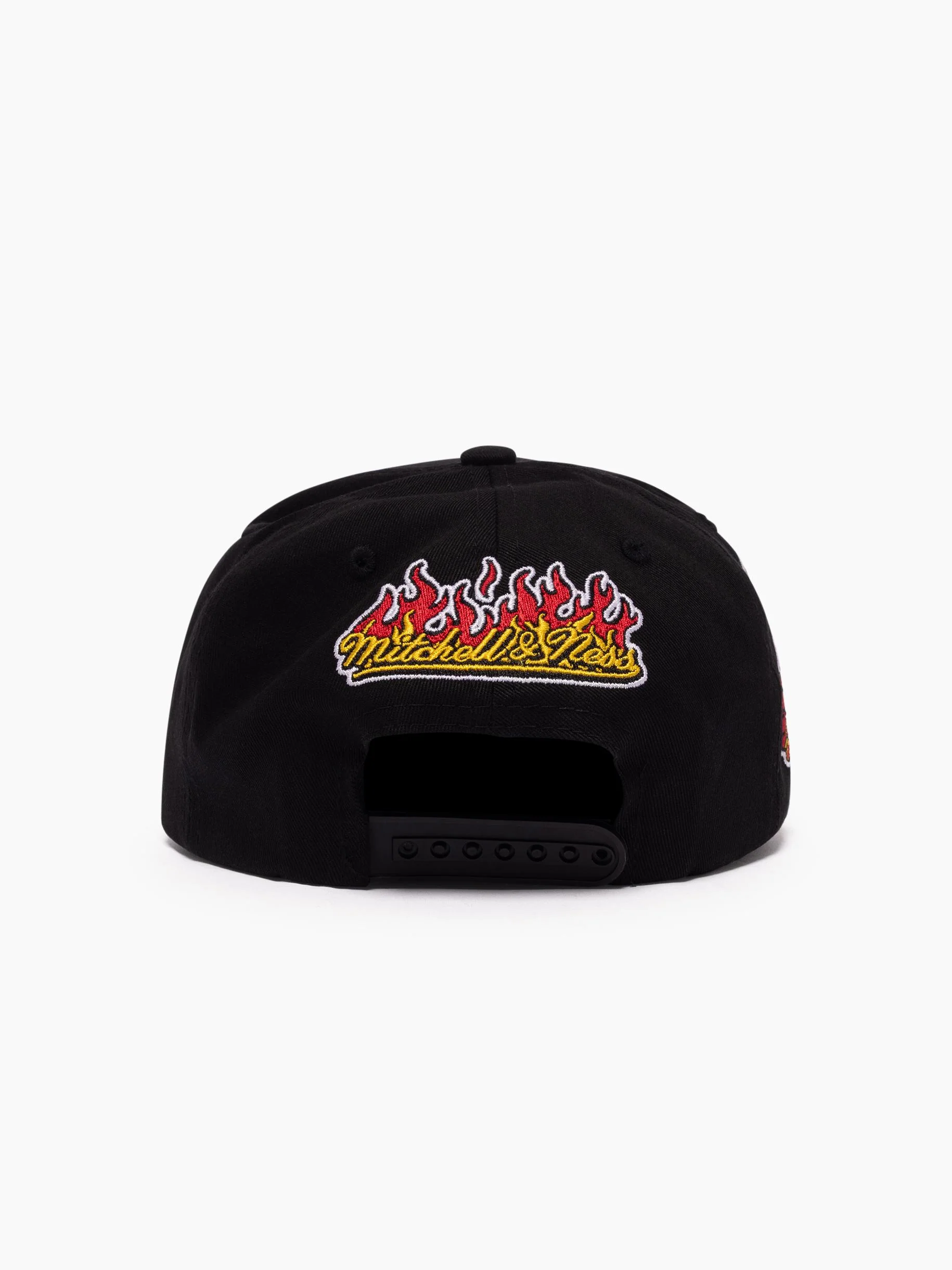 Chicago Bulls On Fire Pro Pinch Snapback - Image 5