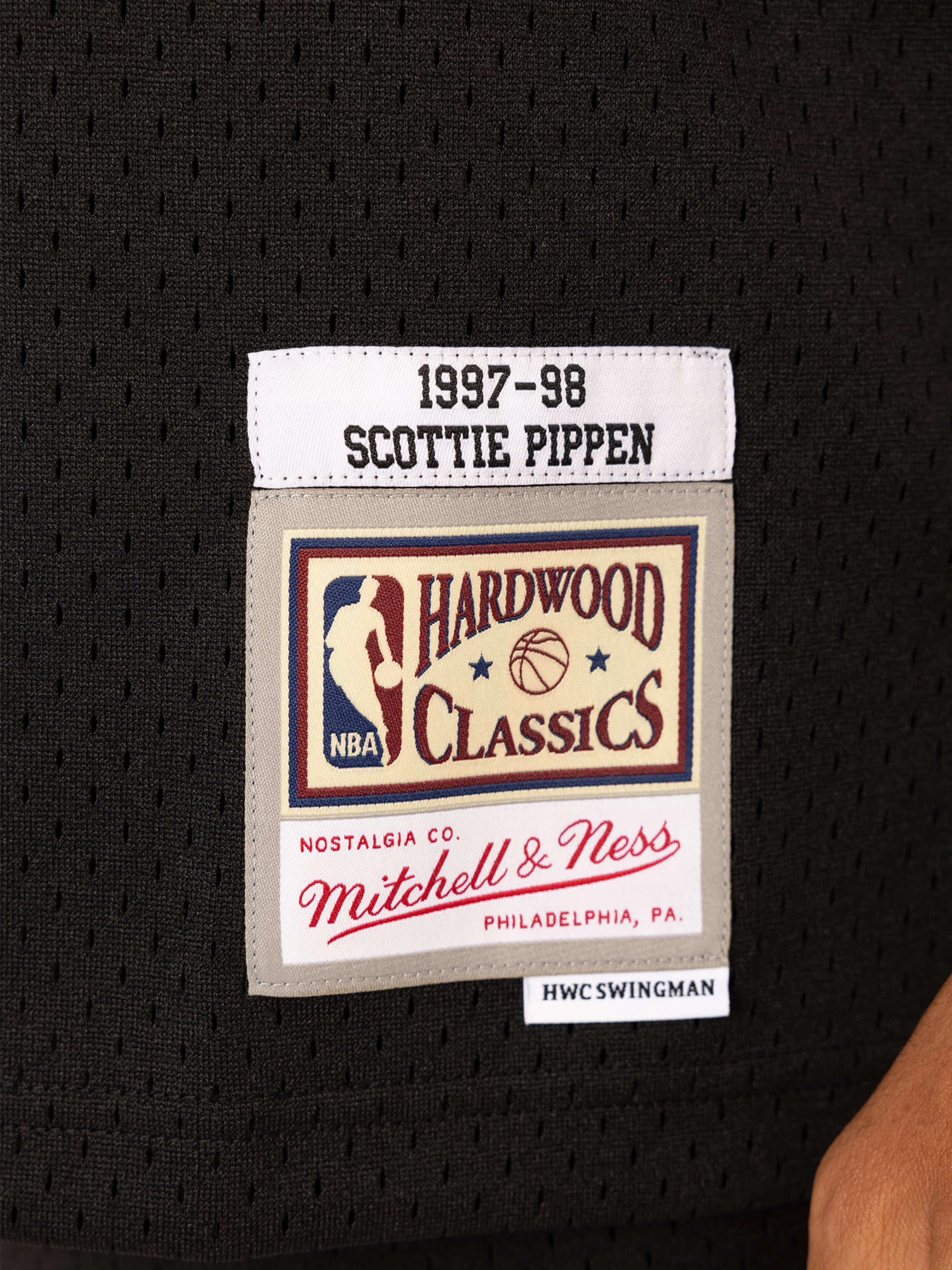 Scottie Pippen 1997-98 Chicago Bulls Alternate Swingman Jersey - Image 4