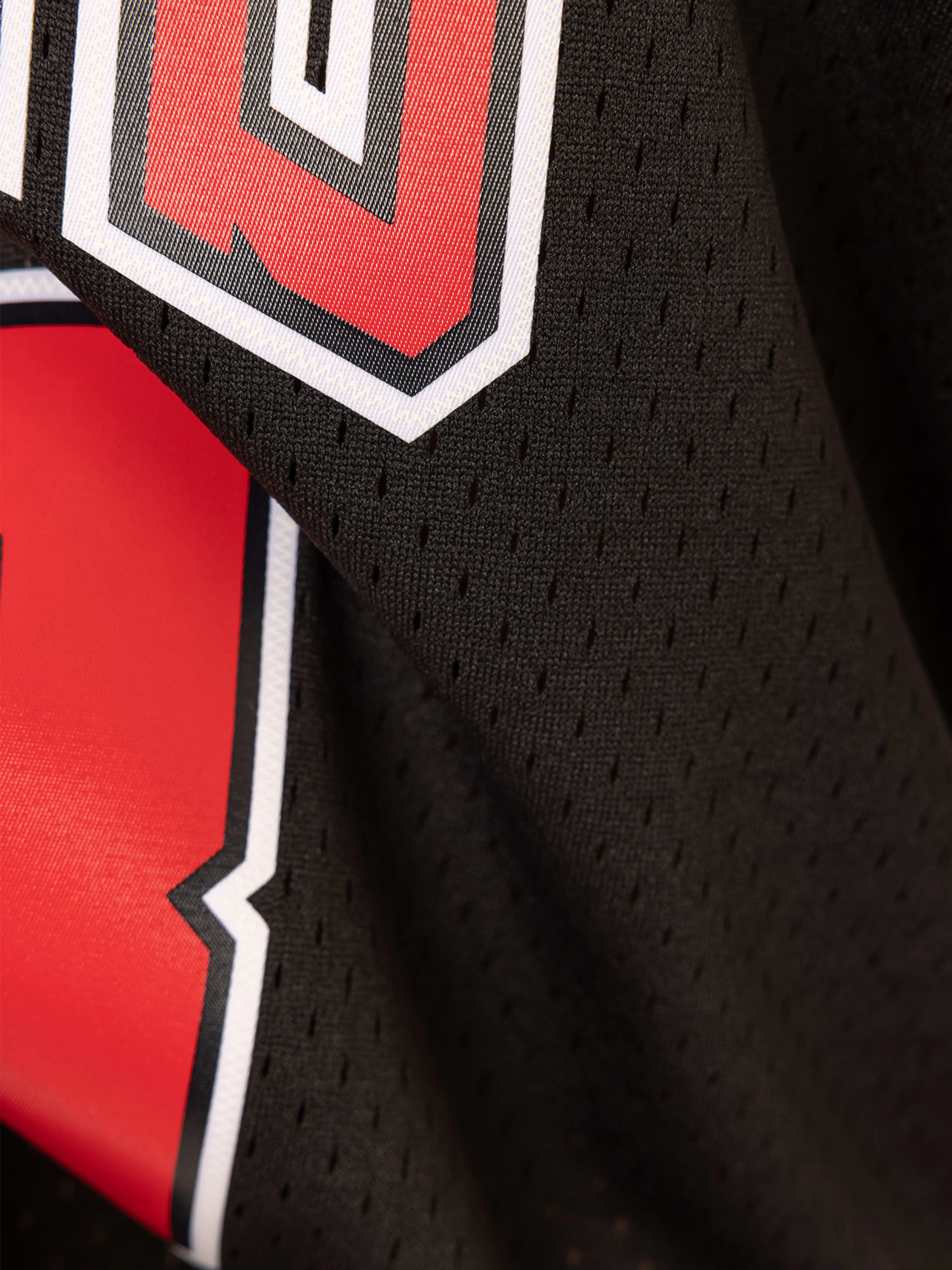 Scottie Pippen 1997-98 Chicago Bulls Alternate Swingman Jersey - Image 5