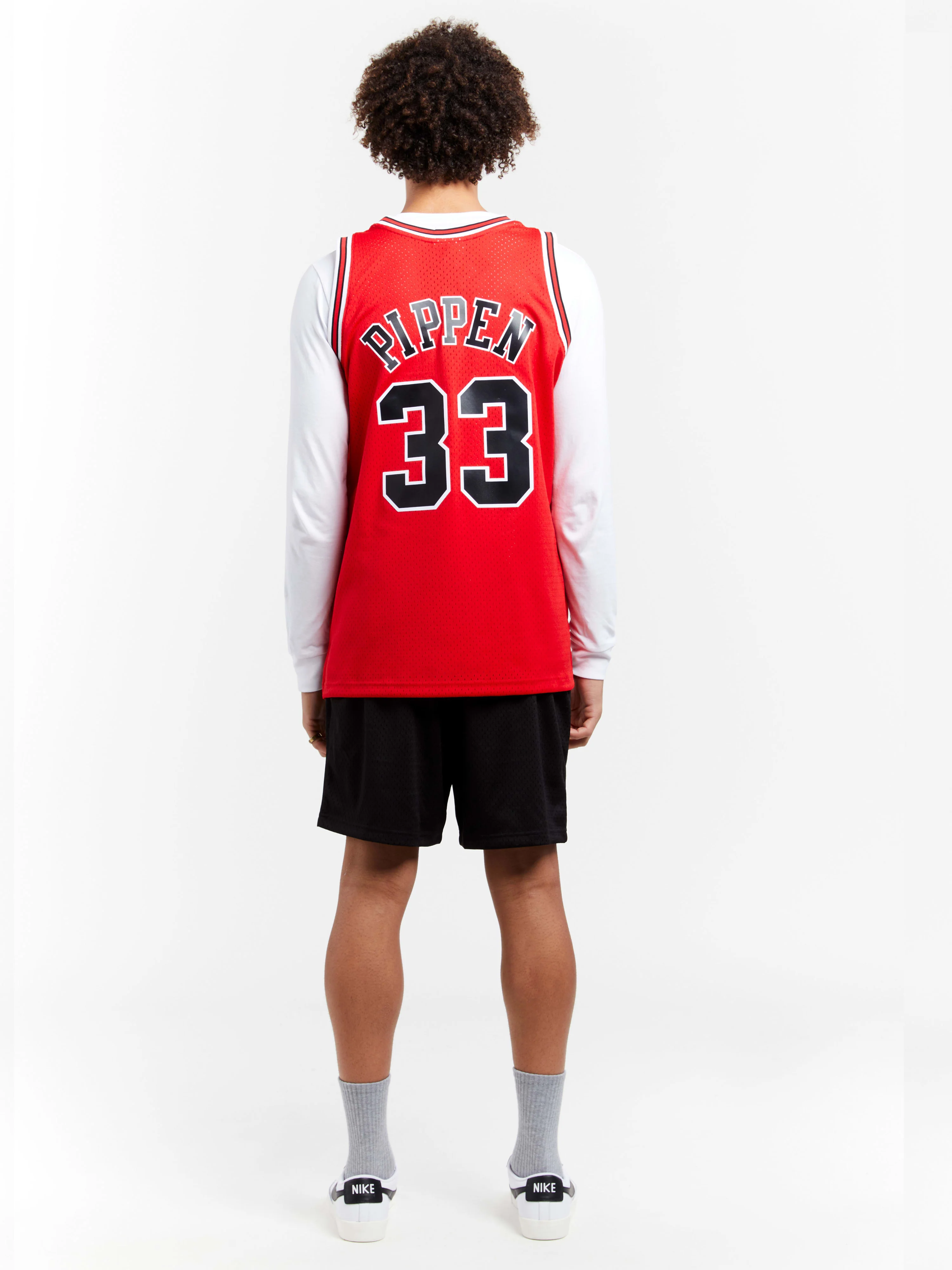 Scottie Pippen 1997-98 Chicago Bulls Road Swingman Jersey - Image 2