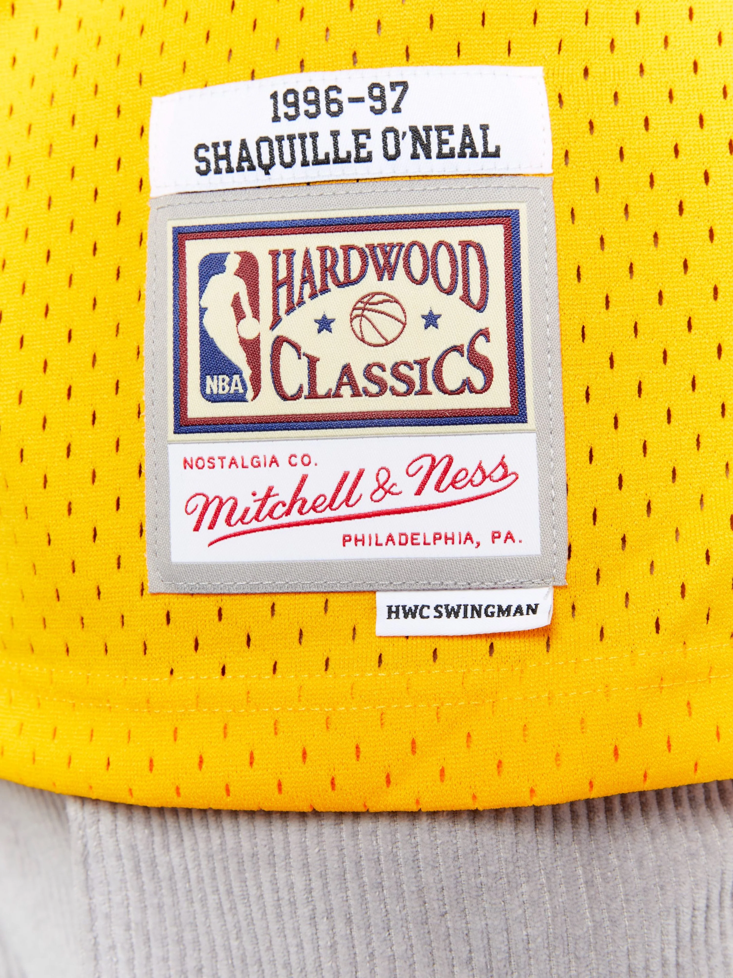 Shaquille O'Neal 1996-97 L.A Lakers Home Swingman Jersey - Image 4