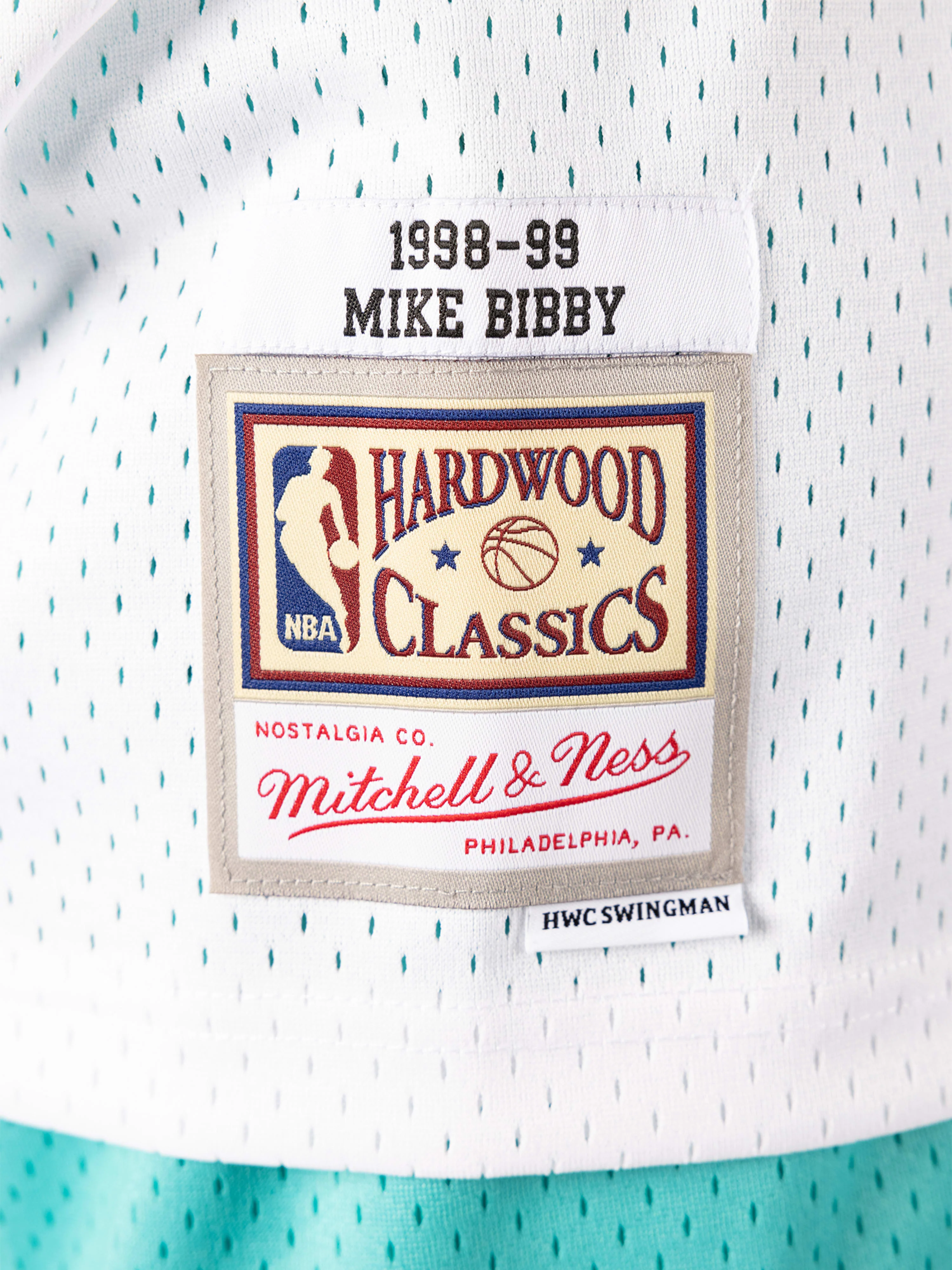Mike Bibby 1998-99 Vancouver Grizzlies Home Swingman Jersey - Image 4