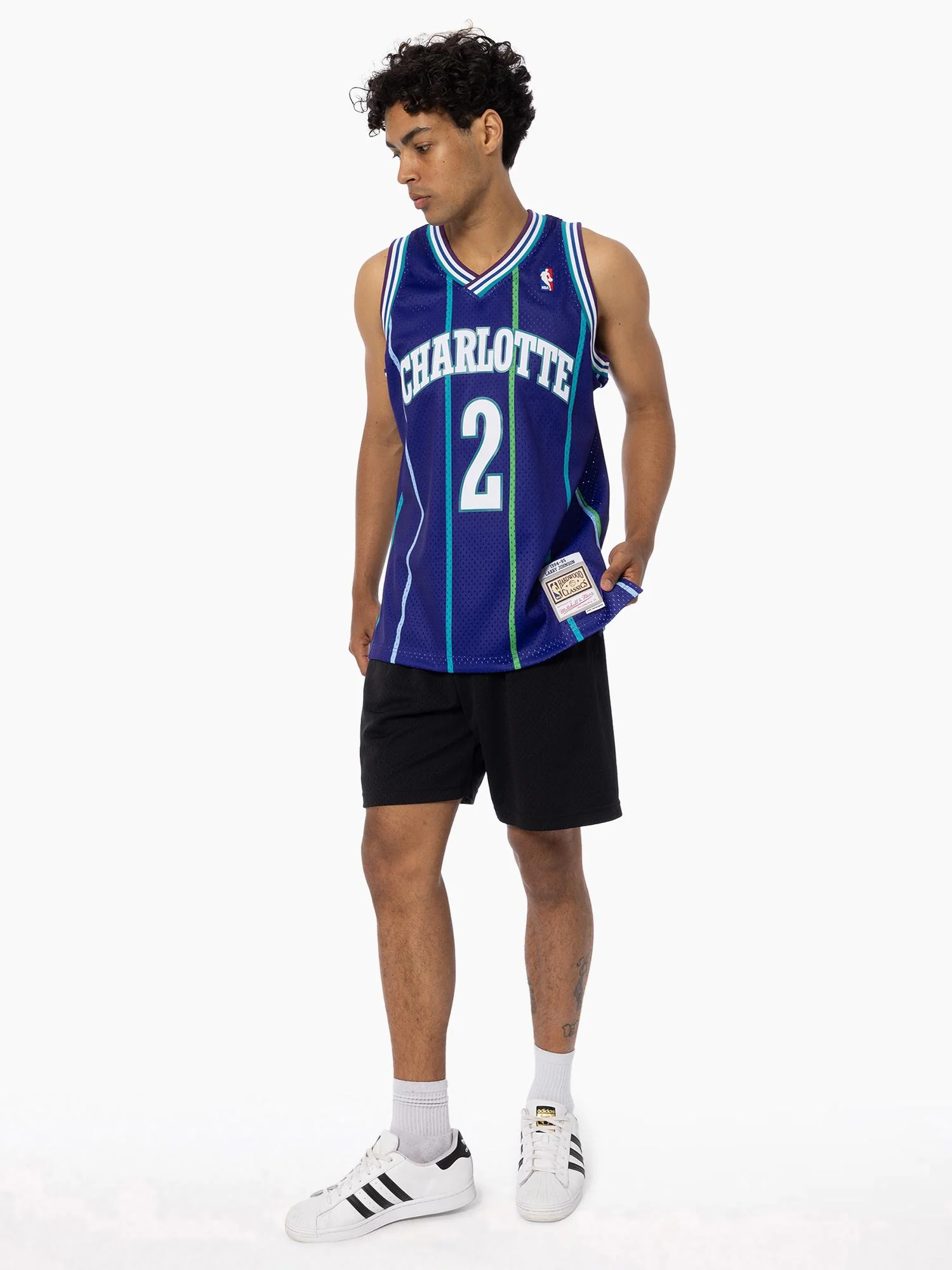 Larry Johnson 1994-95 Charlotte Hornets Road Swingman Jersey - Image 3