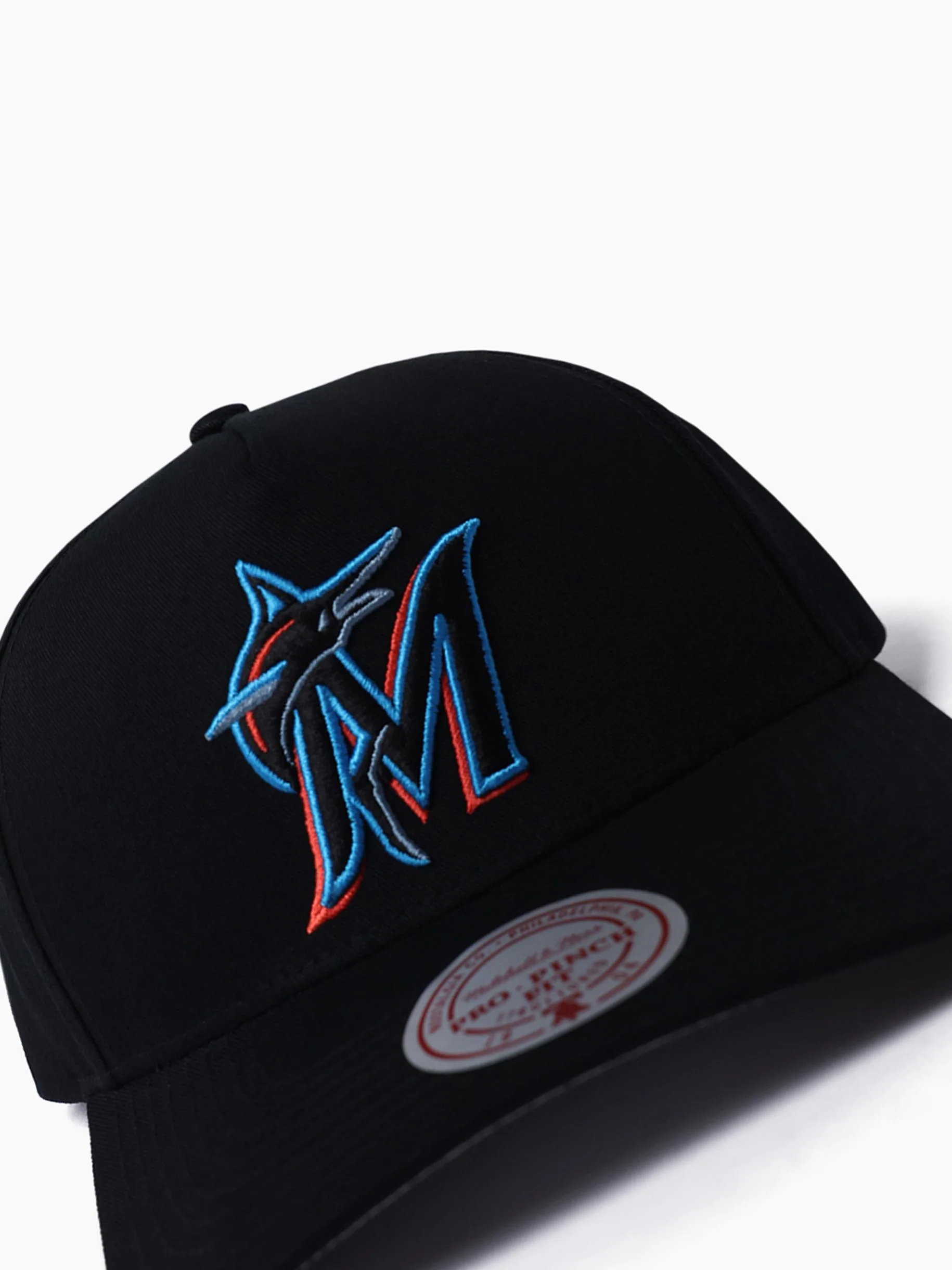 Miami Marlins True Classics Pro Pinch Snapback - Image 2