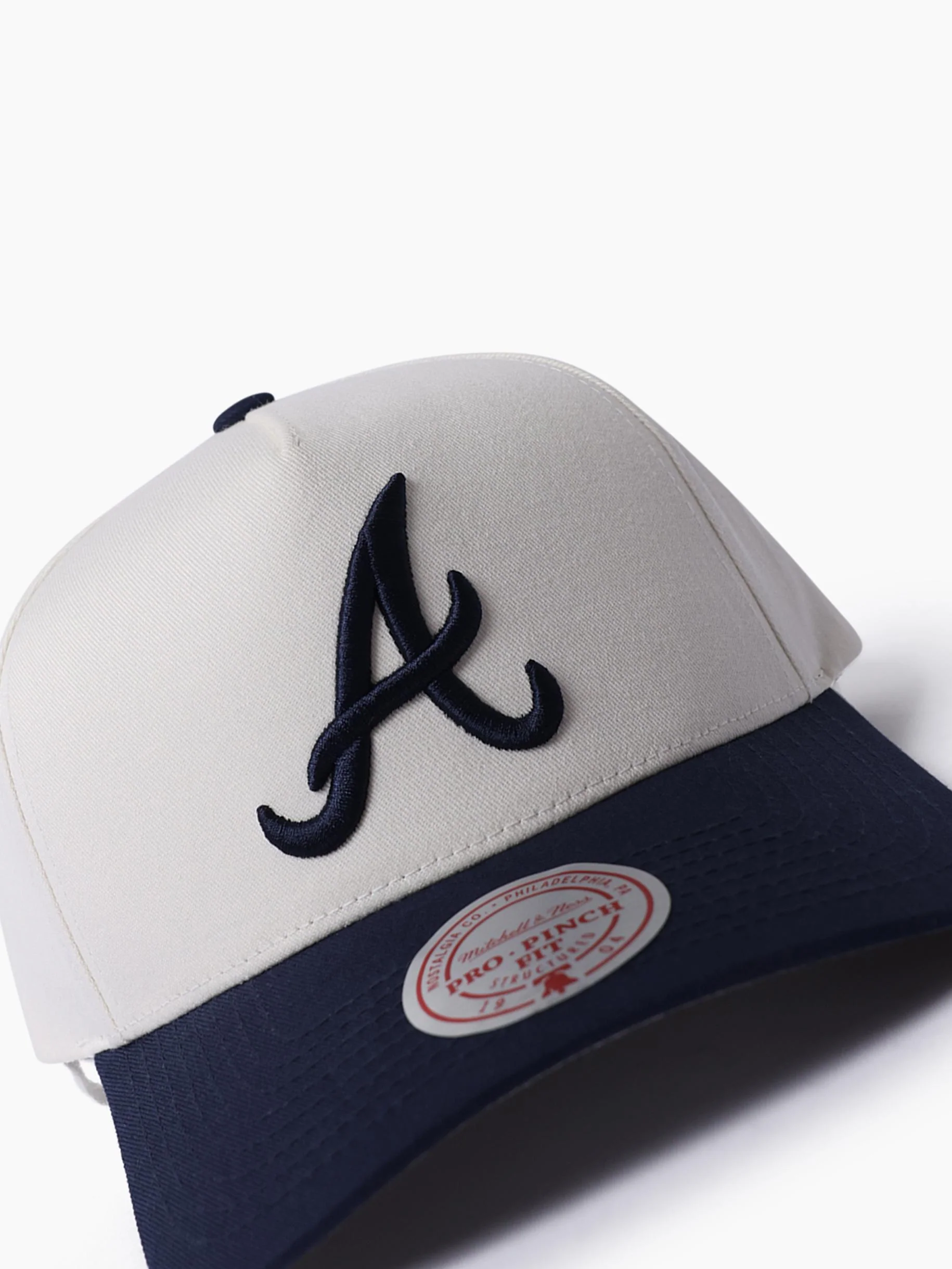 Atlanta Braves White & True Classics Pro Pinch Snapback - Image 2