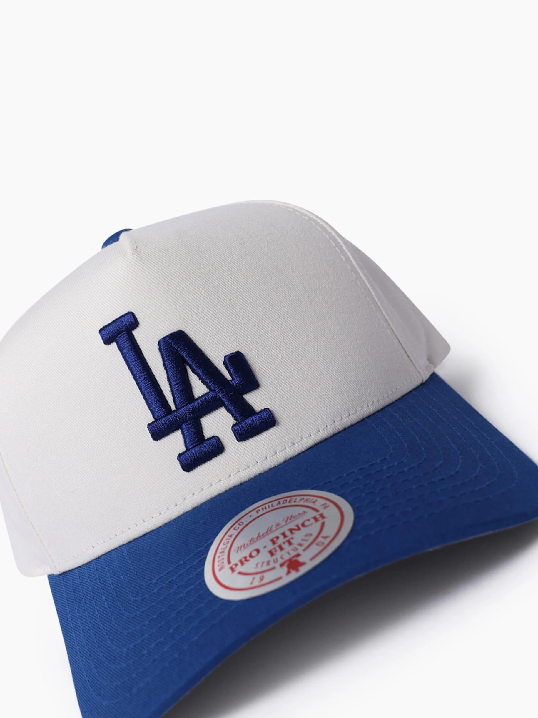 Los Angeles Dodgers White & True Classics Pro Pinch Snapback - Image 2